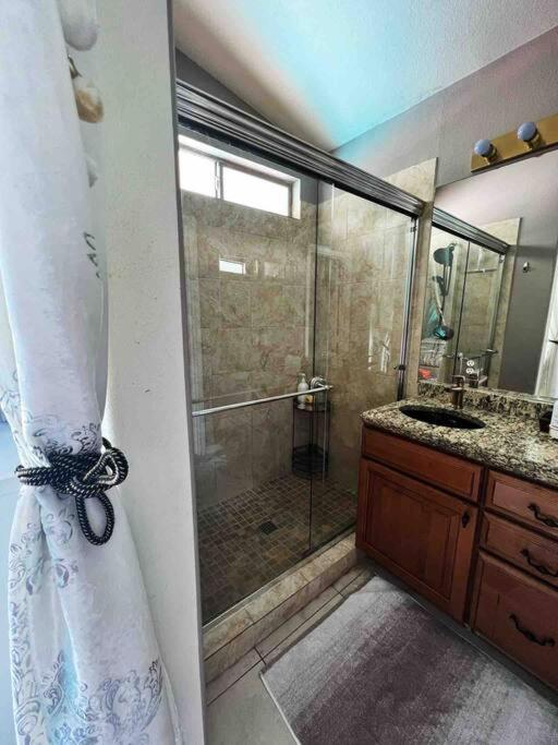 Amazing Heated Pool And Private Hot Tub 3Br In Heart Of Lv Vila Las Vegas Exterior foto