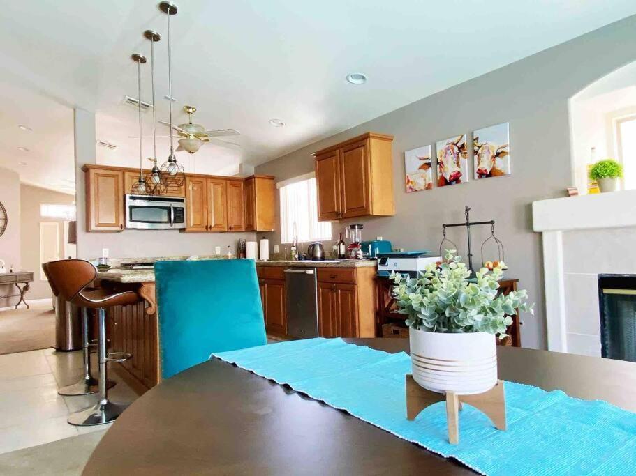Amazing Heated Pool And Private Hot Tub 3Br In Heart Of Lv Vila Las Vegas Exterior foto