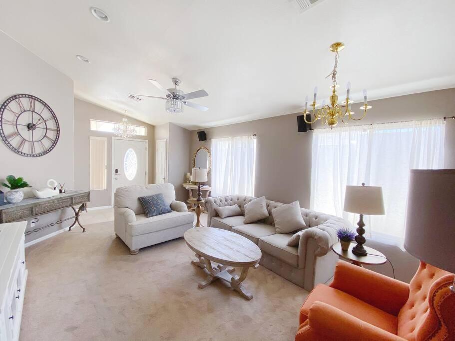 Amazing Heated Pool And Private Hot Tub 3Br In Heart Of Lv Vila Las Vegas Exterior foto