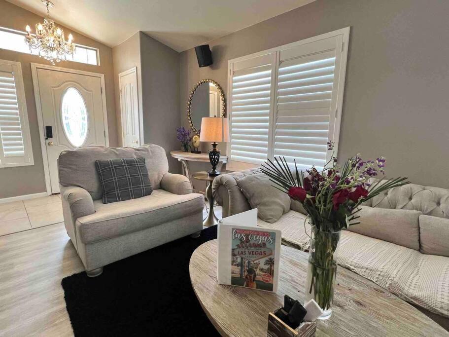 Amazing Heated Pool And Private Hot Tub 3Br In Heart Of Lv Vila Las Vegas Exterior foto